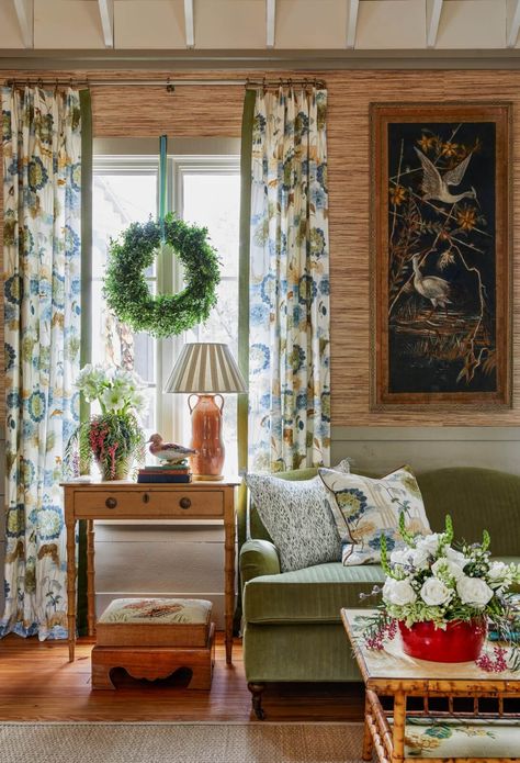 Take a Peek at James Farmer's Stunning Holiday Homestead! James Farmer Living Room, James Farmer Interiors, James T Farmer, Farmer Style, Farmer Design, James Farmer, Living Room Wall Decoration, Woven Wood, Atlanta Homes