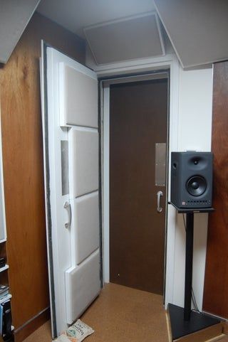 Build a Music Studio in an Apartment Building : 9 Steps (with Pictures) - Instructables Diy Recording Booth, Music Studio Room Design, Studio Room Design, Drums Studio, Home Recording Studio Setup, Magic Rings, Uganda Africa, Drum Room, Home Music Rooms