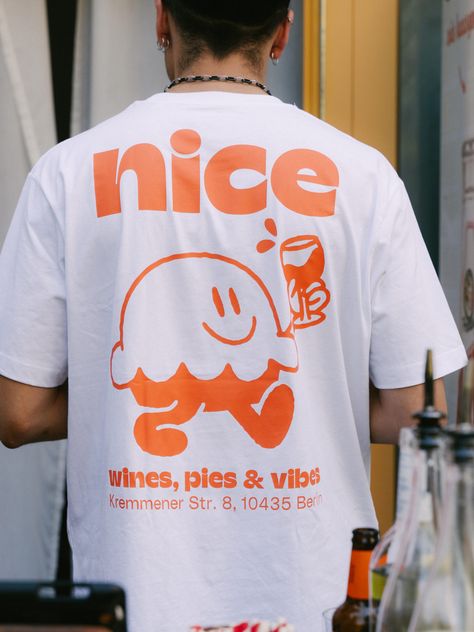 Nice Pies – PLUSMINUS studio Notes Creative, Tshirt Design Inspiration, Shirt Design Inspiration, Fashion Statements, Warm Hug, Tee Shirt Designs, Studio S, Tee Design, Brand Identity