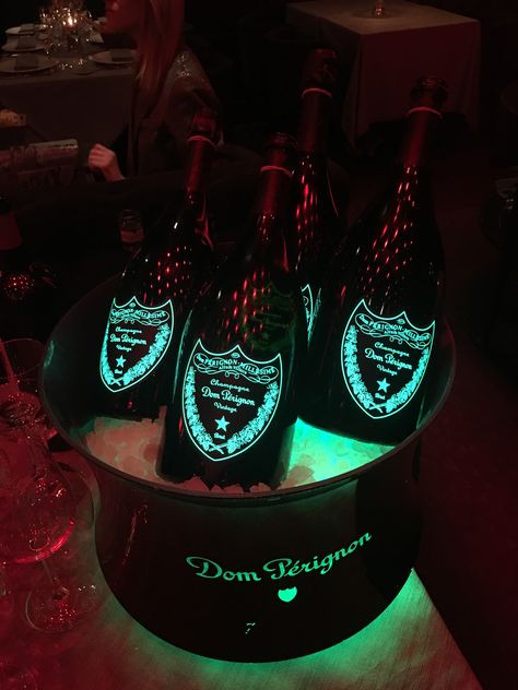 Don Perignon Champagne Aesthetic, Don Perignon Champagne, Don Perignon, Rich Vibes, Iphone Wallpaper Planets, Pretty Alcoholic Drinks, Techno Party, Nightclub Aesthetic, Bistro Food