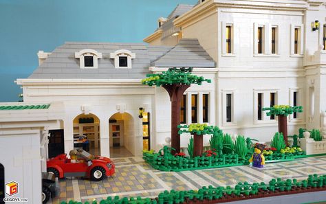 LEGO Grand Villa | by acgshow(G.S) Lego House Ideas Furniture, Lego City Display, Lego Mansion, Grand Villa, Lego House Ideas, Lego Houses, Landscape Details, Lego Furniture, Lego Table