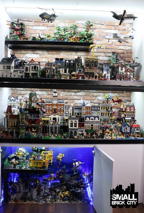 Lego City Shelf Display, Small Lego Room, Lego Modular Display, Lego City Display Ideas, Small Lego City, Lego Shelf Display, Lego City Layout, Lego Collection Display, Lego City Ideas