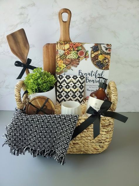 Gallery- Harper & James | Gifting Co. Introduction Gift, Kitchen Gift Baskets, Housewarming Gift Basket, Beautiful Boards, Creative Gift Baskets, Homemade Gift Baskets, Housewarming Gift Baskets, Real Estate Closing Gifts, Best Gift Baskets