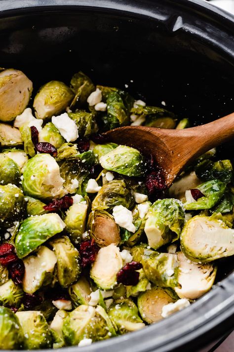 Brussel Sprouts Slow Cooker, Crockpot Brussel Sprouts, Crockpot Holiday Recipes, Crockpot Thanksgiving, Green Bean Casserole Crock Pot, Crockpot Dinners Healthy, Sprouts Recipes, Crockpot Casserole, Slow Cooker Pasta