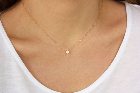 mvk Diamond Necklace Simple, Floating Diamond Necklace, Floating Necklace, Tiny Charm, Minimal Look, Solitaire Pendant Necklace, Dainty Gold Necklace, Cubic Zirconia Jewelry, Cz Necklace