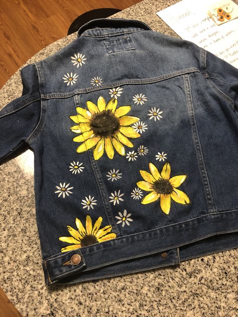 Painting Jean Jacket Ideas, Jacket Painting Ideas, Tassels Fashion Clothing, Fabric Paint Diy, Diy Denim Jacket, Painted Clothes Diy, Hand Painted Denim Jacket, Fabric Painting On Clothes, Hand Painted Clothing