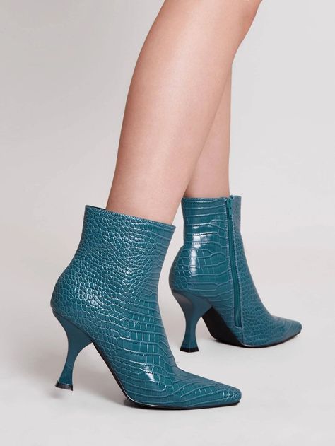 Spool Heels, Boots 2023, Spool Heel, Boots Women Fashion, Heels Boots, Fashion Boots, Women Fashion, Heeled Boots, Womens Boots