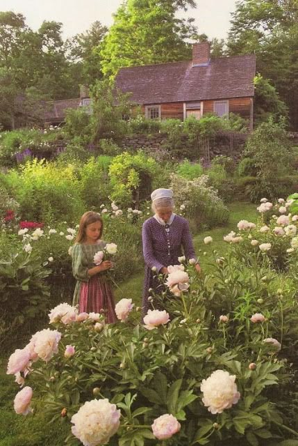 Tasha Tudor House and Gardens | Content in a Cottage Tasha Tudor, The Tudors, Cottage Aesthetic, Have Inspiration, Cottage Core Aesthetic, Cottagecore Aesthetic, + Core + Aesthetic, Garden Yard, Garden Cottage