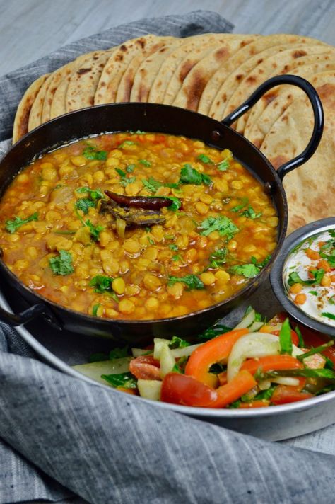 Split Chana Dal Recipes, Mughalai Recipes, Ramadan Recipe, Dal Fry, Yellow Food, Chana Dal, Weekly Meals, Dal Recipe, Yellow Foods