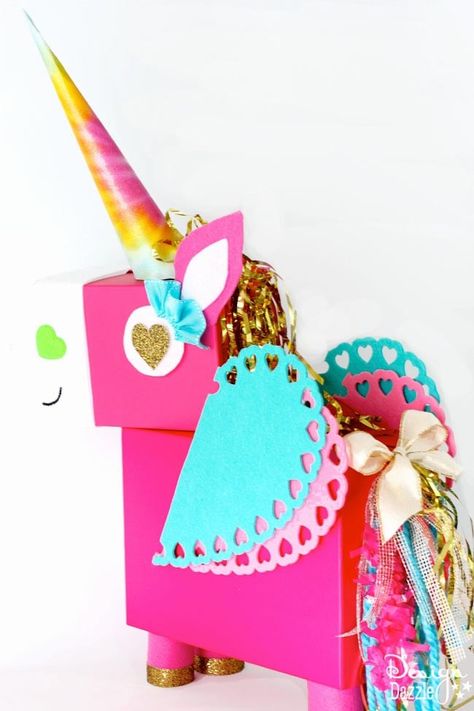 This Unicorn Valentine Card Box DIY project is a fun whimsical twist on a classic valentines card holder! This Unicorn just makes me smile! Step by Step instructions on Design Dazzle. Birthday Surprise Kids, Valentines Card Holder, Girls Valentines Boxes, Diy Valentines Box, Diy Card Box, Kids Valentine Boxes, Valentine Card Box, Cute Valentines Card, Valentine Boxes