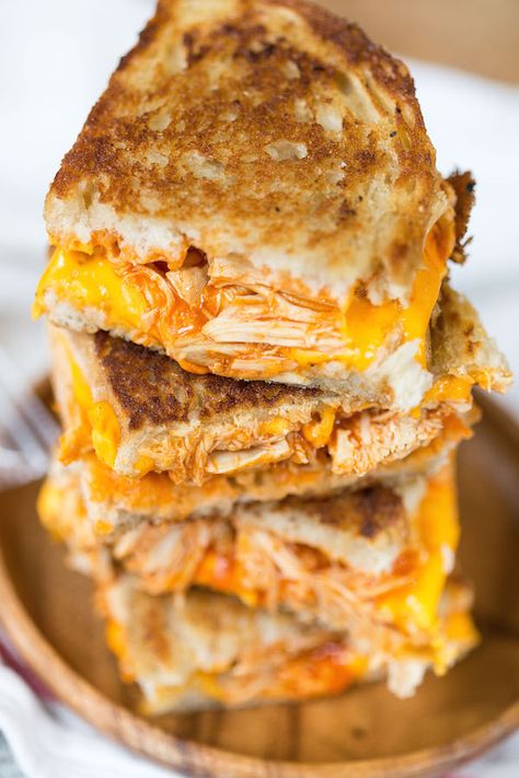 Chicken Grilled Cheese Sandwich, Buffalo Chicken Grilled, Chicken Grilled Cheese, Buffalo Chicken Grilled Cheese, Resep Sandwich, Buffalo Chicken Recipes, Chicken Grilled, Grilled Cheese Sandwiches, Good Eat