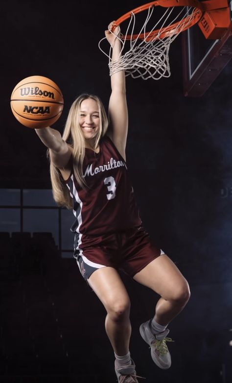 Senior Basketball Photography, Photo Basket, Basketball Pictures Poses, Basketball Banners, Sport Photoshoot Ideas, Sports Photoshoot, Basketball Senior Pictures, Basketball Girl, Iptv Smarters