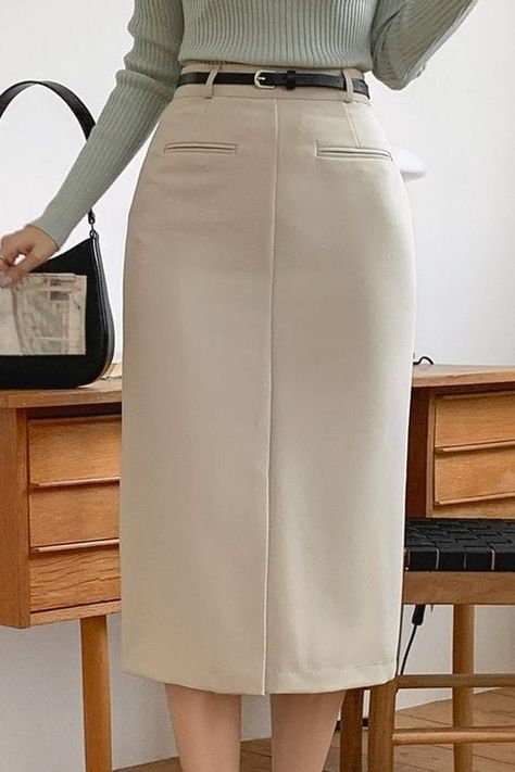 How To Wear Dress As Skirt, H Line Skirt, Skirt Outfits Office, Office Skirt Outfits Women, Formal Outfit Ideas For Women, Office Outfits Women Skirt, Formal Skirt Outfit, Earth Tone Fashion, Office Skirt Outfit