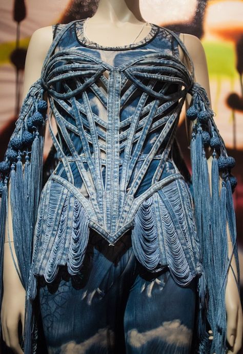 GAULTIER EXCLUSIVE DENIM CORSET DETAILS brigitteseguracurator Ropa Upcycling, Denim Inspiration, Denim Projects, Denim Ideas, Mode Jeans, Kleidung Diy, Creation Couture, Upcycled Fashion, Mode Inspo