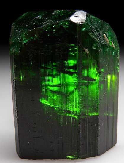 "Chrome" Tourmaline $ 900 Landani, Tanzania thumbnail - 2.9 x 2 x 1.8 cm Chrome Tourmaline, Rock And Mineral, Minerals And Gemstones, Rocks And Gems, Opal Crystal, Precious Gems, Gems And Minerals, Stone Rocks, Crystal Gems