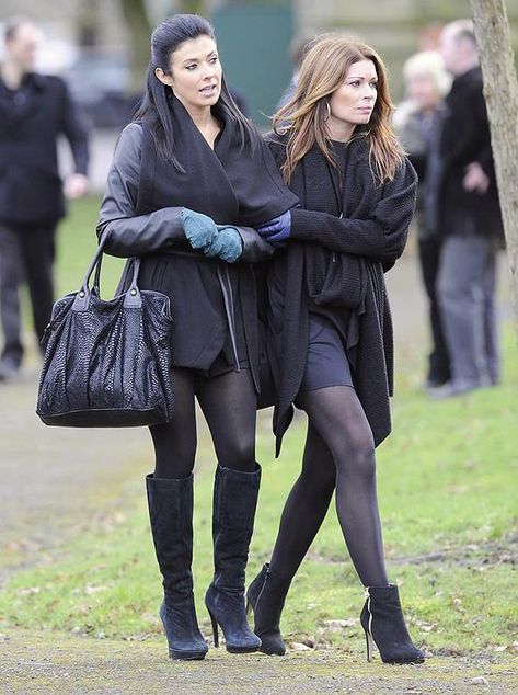 https://flic.kr/p/Qgv9Be | Very sexy legs on Alison King in black opaque tights and heels Black Skirt Outfit Winter, Black Pleated Skirt Outfit, Alison King, Black Opaque Tights, Black Skirt Outfits, All Black Dresses, Winter Skirt Outfit, Black Dress Outfits, Warm Outfits