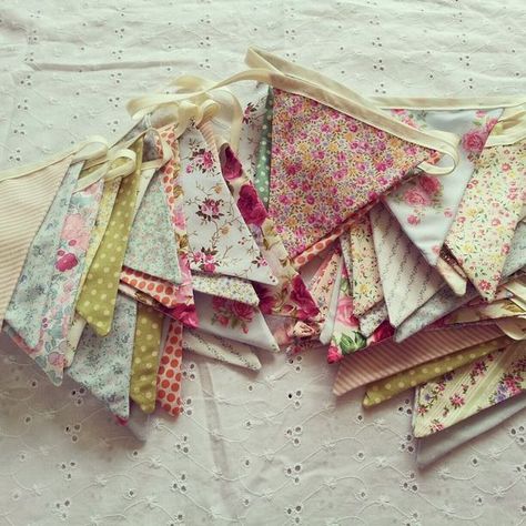 Wedding Bunting Ideas, Bunting Ideas, Vintage Bunting, Wedding Bunting, Banners Buntings, Fabric Bunting, Bunting Garland, Fall Wedding Decorations, Design Sponge