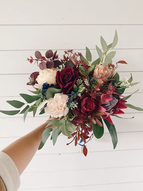 Blush Flowers Bouquet, Bridal Bouquet Burgundy, Navy Wedding Bouquet, Pink Protea, Beige Roses, Burgundy Wedding Flowers, Bouquet Burgundy, Protea Bouquet, Burgundy Bouquet