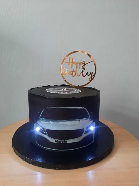 Camero Cake Ideas, Car Cake Designs For Men, 20th Birthday Cake For Guys, Bugatti Cake, Car Cake Design, Car Themed Cake, Car Cakes For Men, Cars Cake Design, Cars Theme Cake