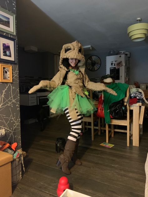 Ophir Boogie Costume Diy, Ogie Bogie Costume, Oggie Boggie Custom, Oogie Boogie Womens Costume Diy, Boogie Man Costume Woman, Oogie Boogie Inspired Outfit, Oogie Boogie Costume Ideas, Oogie Boogie Female Costume, Oogey Boogey Costume