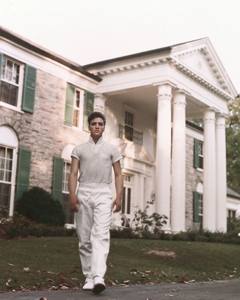 James Nachtwey, Kareem Abdul-jabbar, Graceland Mansion, Graceland Elvis, Elvis Presley Graceland, Baz Luhrmann, Skirt Diy, Riley Keough, Elvis Presley Pictures