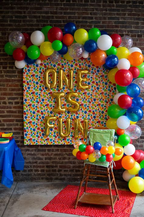 Color Theme First Birthday Party, Primary Colours Birthday Party, Primary Colour Birthday Party, Primary Colors Balloon Garland, Primary Color Balloons, Fun To Be One Cake, Primary Colors Party, Primary Colors 1st Birthday Party, Primary Color Birthday Party Decorations