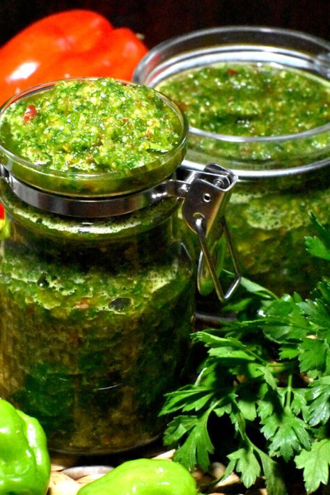 Green Seasoning Recipe, Caribbean Dishes, Cubanelle Pepper, Green Seasoning, Cooking With Fresh Herbs, Salmon Croquettes, Seasoning Recipe, Caribbean Cuisine, Easy Chicken Curry