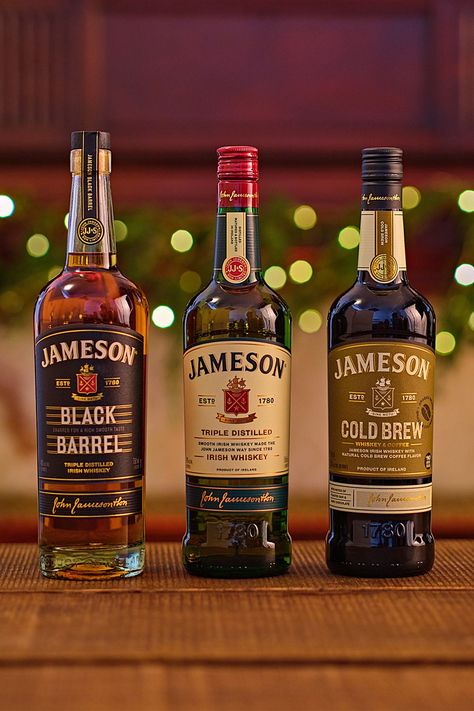 Jameson Whiskey Drinks, Whisky Jameson, Jameson Drinks, Jameson Black Barrel, Pinnacle Vodka, Starbucks Merchandise, Alcoholic Drinks Pictures, Rare Whiskey, Skyy Vodka