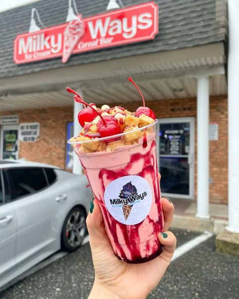 Try MilkyWay's In Coram For The Tastiest Milkshakes Ever Milkshake Shop, Milkshake Bar, Best Milkshakes, Drinks Ideas, Cereal Bar, Milkshake Recipes, Sweet Drinks, Cheesecake Bites, Dessert Shop