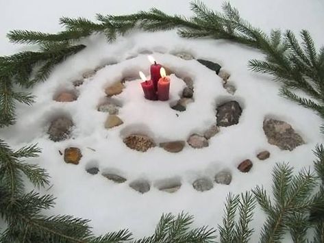 Solstice spiral. Image via tumblr. Solstice Spiral, Winter Solstice Party, Yule Traditions, Yule Celebration, Winter Solstice Celebration, Solstice Party, Pagan Yule, Solstice Celebration, Twelfth Night