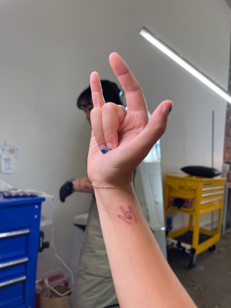 I Love You Hand Tattoo Signs, Sign Language Ily Tattoo, I Love You Asl Tattoo Simple, I Love You Sign Language Tattoo Simple, I Love You Sign Tattoo, I Love You Hand Sign Tattoo, Asl I Love You Tattoo, Sign Language Tattoo Ideas, I Love You Sign Language Tattoo