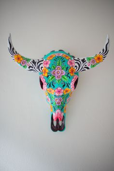 1000+ ideas about Painted Cow Skulls on Pinterest | Deer Skulls ... … Painted Animal Skulls, Deer Skull Art, Painted Cow Skulls, Cow Skull Decor, Cow Skull Art, Cow Skulls, Buffalo Skull, Antler Art, Taxidermy Art