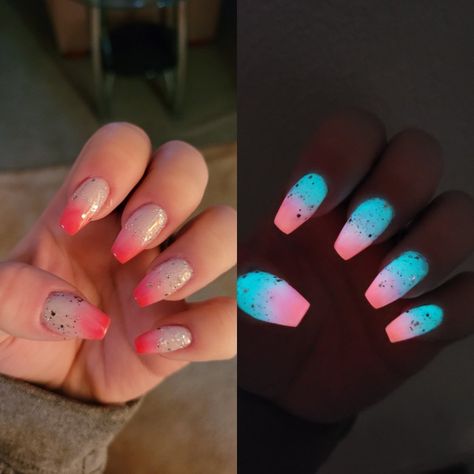 Ombre Glow In The Dark Nails, Cute Glow In The Dark Nails, Glow Dark Nails, Glow In The Dark Ombre Nails, Glow In The Dark Dip Powder Nails, Glow Acrylic Nails, Glow In Dark Nails Art Designs, Glow In The Dark Nails Short, Short Glow In The Dark Nails