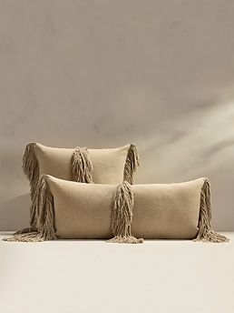 An exploration of natural fibers and dip-dyeing techniques form Dawn Sweitzer, this textural throw pillows add visual interest and a feeling of luxurious indulgence with long, fringed details and an exposed brass zipper with leather pull.  DAWN SWEIT Room References, Fuzzy Pillows, Leather Throw Pillows, Silk Quilt, Neutral Pillows, Fringe Pillows, Linen Sheet Sets, Linen Pillow Covers, Create And Craft