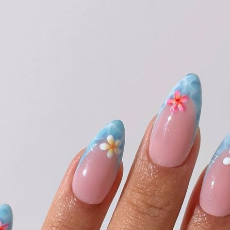 Nails Of Summer, Summer Nails For Beach, 3 D Gel Nail Art, Summer Nails Disney, Summer Nails Flowers Simple, Summer Nail Inspo Hibiscus Flower, Summer Tips Nails, Summer Vacation Nail Inspo Almond, Water Nail Art Design