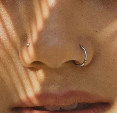 Double Nostril Piercing, Piercings Septum, Double Nose Piercing, Cute Nose Piercings, Nose Ring Jewelry, Nostril Ring, Nose Piercing Hoop, Nostril Piercing, Nose Earrings