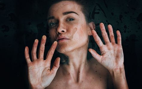 Portrait With Hands, Reference Hands, Glass Reference, Hands Portrait, Hands On Face, Portrait Reference, Women Face, Beauty Portrait, Simple Background