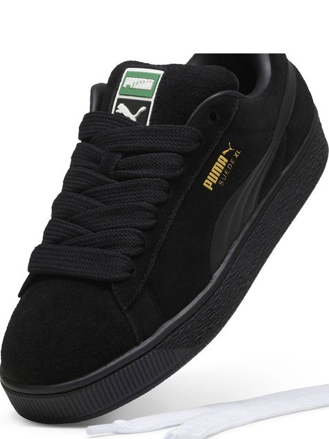 Puma men's suede xl trainers - black/black suede xl knows how to rewrite the classics. This new and exaggerated take on Puma Suede Black, Puma Shoes Mens, Gangsta Style, Men Suede, Mens Outfit Inspiration, Puma Suede, Trainers Black, Puma Sneakers, Puma Mens