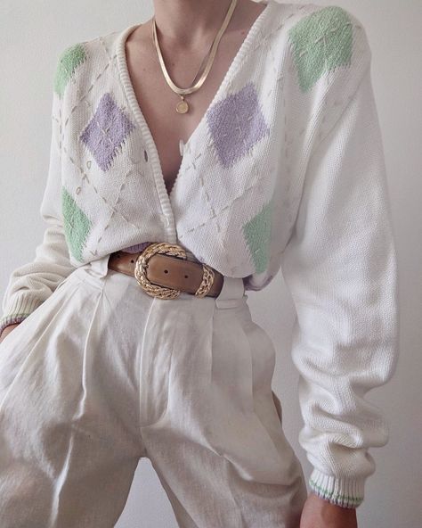 Vintage Knit Cardigan, Knit Cardigan Outfit, Fashion Cardigan, Elegantes Outfit Frau, Chunky Knits, Cardigan White, Photo Edited, Elegantes Outfit, Saying Goodbye