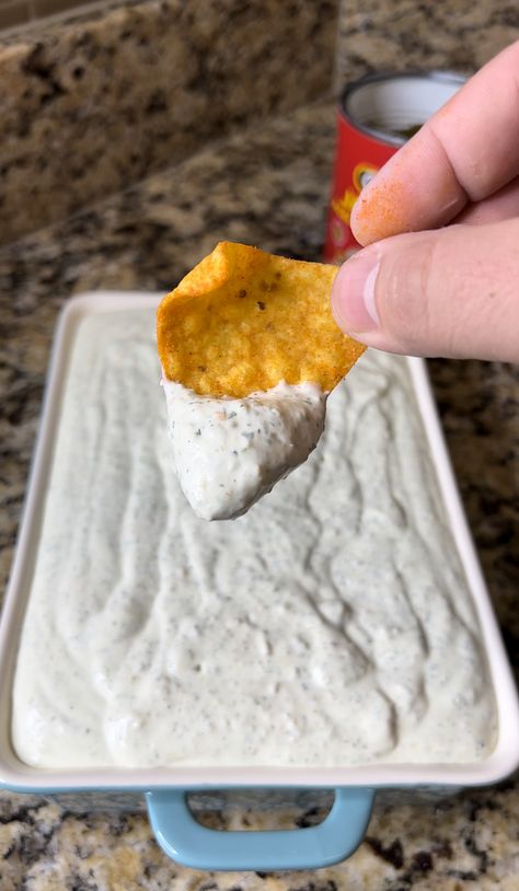 Pickled Jalapeño Dip, Pupu Recipes, Elote Cart, Latina Kitchen, Cheese Jalapeno Dip, Creamy Jalapeño Dip, Mexican Finger Foods, Jalapeno Cream Cheese Dip, Creamy Jalapeno Dip