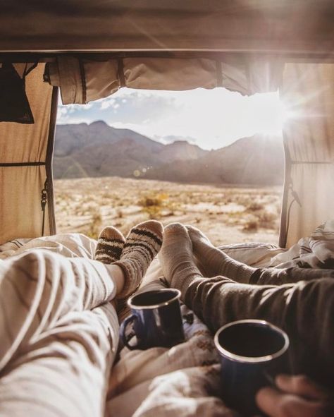 Unusual Date, Outdoor Dates, Couple Camping, Camping Couple, Cheap Date Ideas, Dream Dates, Wall Tent, Fall Dates, Creative Dates