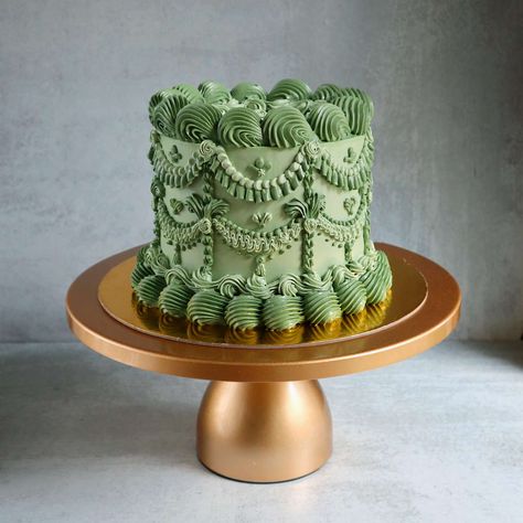 Victorian Cakes, Bolo Vintage, Vintage Birthday Cakes, Cake Piping, Vintage Cakes, Green Cake, Cake Trends, Cake Gallery, Oui Oui