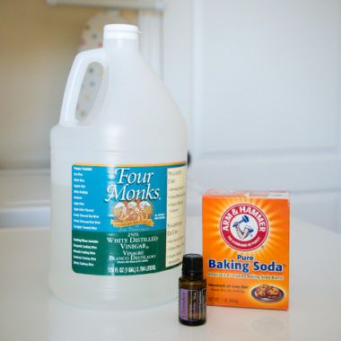 Homemade Fabric Softner, Fabric Softener Recipe, Vinegar Fabric Softener, Homemade Freezer Meals, Happy Money Saver, Diy Fabric Softener, Homemade Fabric Softener, Laundry Detergent Recipe, Liquid Fabric