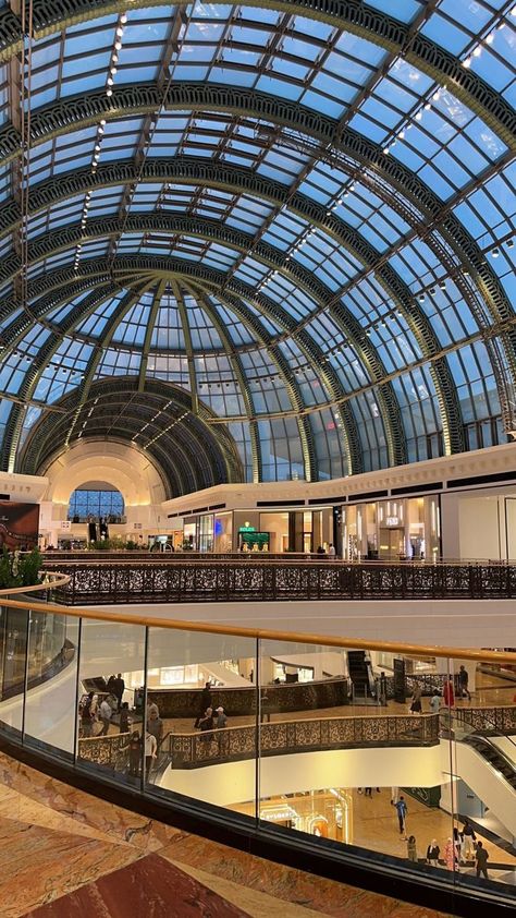 Dubai Mall Aesthetic, Emirates Mall, Mall Of Emirates, Dubai Video, Shopping Pictures, Dubai Aesthetic, Outlet Mall, Hotel Apartment, Luxury Suite