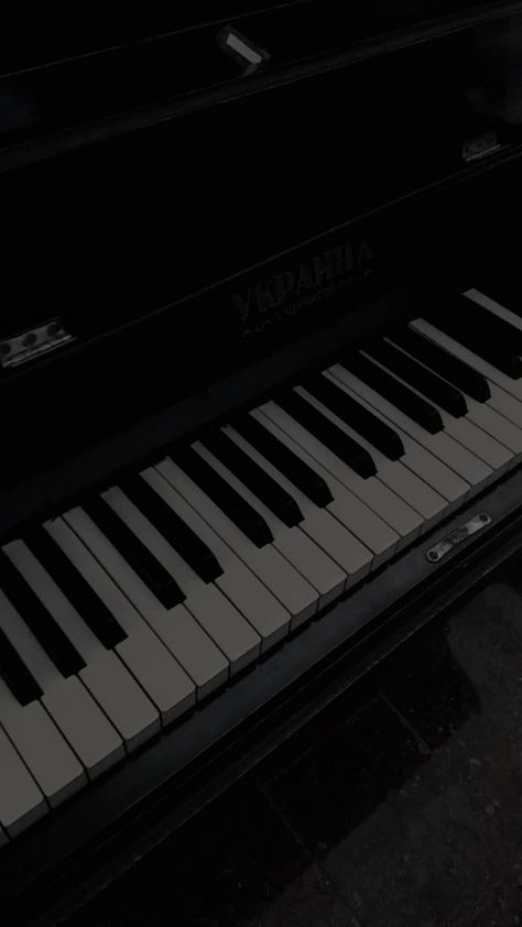 Piano Black Aesthetic, Therapist Aesthetic Dark, Electric Keyboard Aesthetic Piano, Piano Widget, Dark Piano Aesthetic, Piano Aesthetic Dark, Devious Obsession, Keyboard Aesthetic, Piano Wallpaper