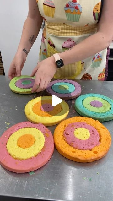 Tegan Maccormack on Instagram: "RAINBOW CHECKERS! 🤩 // one of my fav techniques!   #tiggamac #okiedokie #rainbowcake #checkerboardcake #caketutorial #cakedecorating #cakedecorator #checkerboard #cakes #cakevideo" How To Make A Checkerboard Cake, Cake Granny Square, Checkered Cake Inside, Striped Cake Ideas, Checkered Cake Design, Checkered Cupcakes, Checker Cake, Checkered Cake, Checkerboard Cake