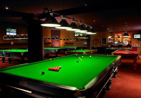 MAX SPORTS: SNOOKER: VINTAGE SNOOKER KUCHEZEWA GYMKHANA Snooker Room Design, Club Design Interior, Billiards Room Decor, Billiards Bar, Snooker Room, Snooker Table, Pool Halls, Pool Lounge, Function Room