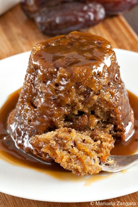 Pudding Recept, Sticky Toffee Pudding Cake, Buah Tin, Puding Roti, Sticky Date, Sticky Date Pudding, Date Pudding, Warm Desserts, Butterscotch Sauce