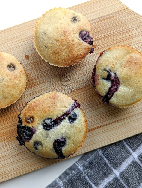 Blueberry Muffins for Baby Blw Banana Blueberry Muffins, Infant Muffin Recipe, Banana Blueberry Muffins For Baby, Baby Led Weaning Blueberry Muffins, Blw Blueberry Muffins, Baby Blueberry Muffins, Baby Oatmeal Muffins, Blw Muffin Recipes, Toddler Blueberry Muffins