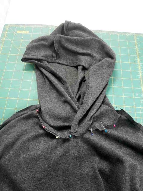 pinning hood to hoodie How To Make A Hoodie Diy, Sew A Hoodie, Comfy Hooded Sweatshirt, How To Add A Hood To A Shirt, Diy Hoodie Dress, Sew Hoodie, Sewing Patterns Hoodie, Hooded Sweater Pattern Sewing, Easy Hoodie Sewing Pattern